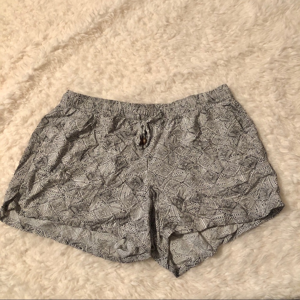 Old navy shorts medium